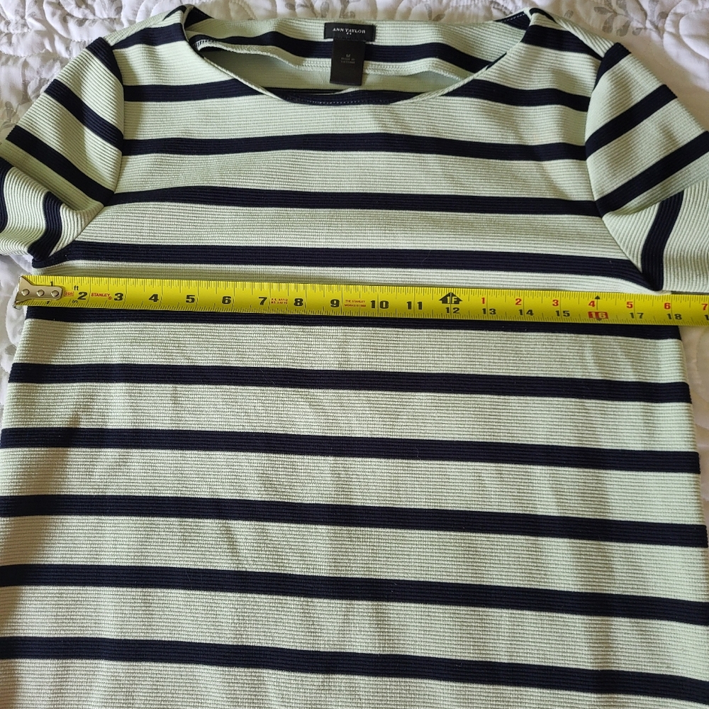 Ann Taylor Top - Picture 3 of 6